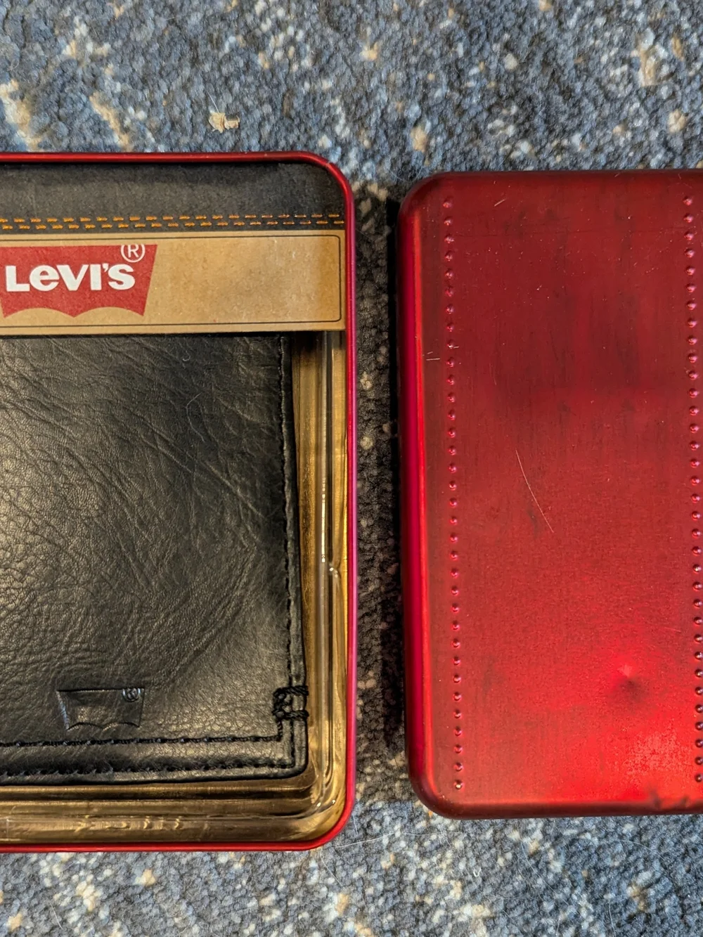 NEW in Box Levi's Black Leather Bifold Card & Key Wallet
